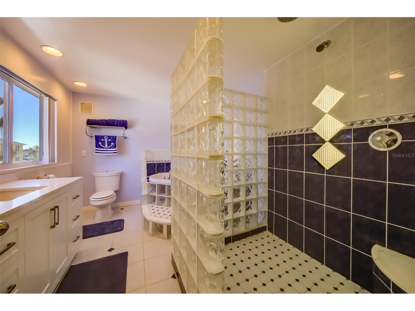 18111 1st Street E Redington Shores FL 33708 TB8480489 image23