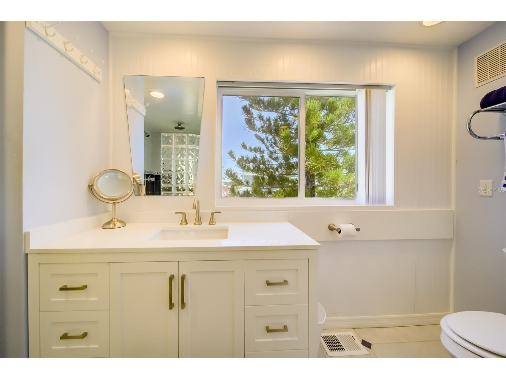 18111 1st Street E Redington Shores FL 33708 TB8480489 image41