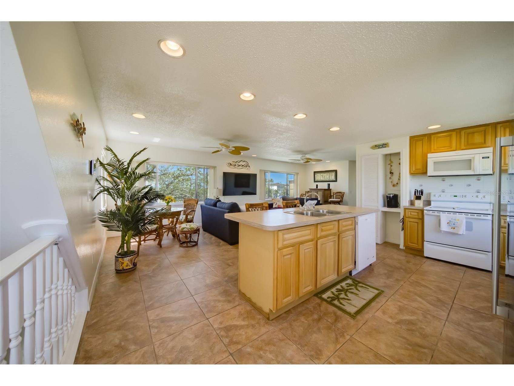 18111 1st Street E Redington Shores FL 33708 TB8480489 image6