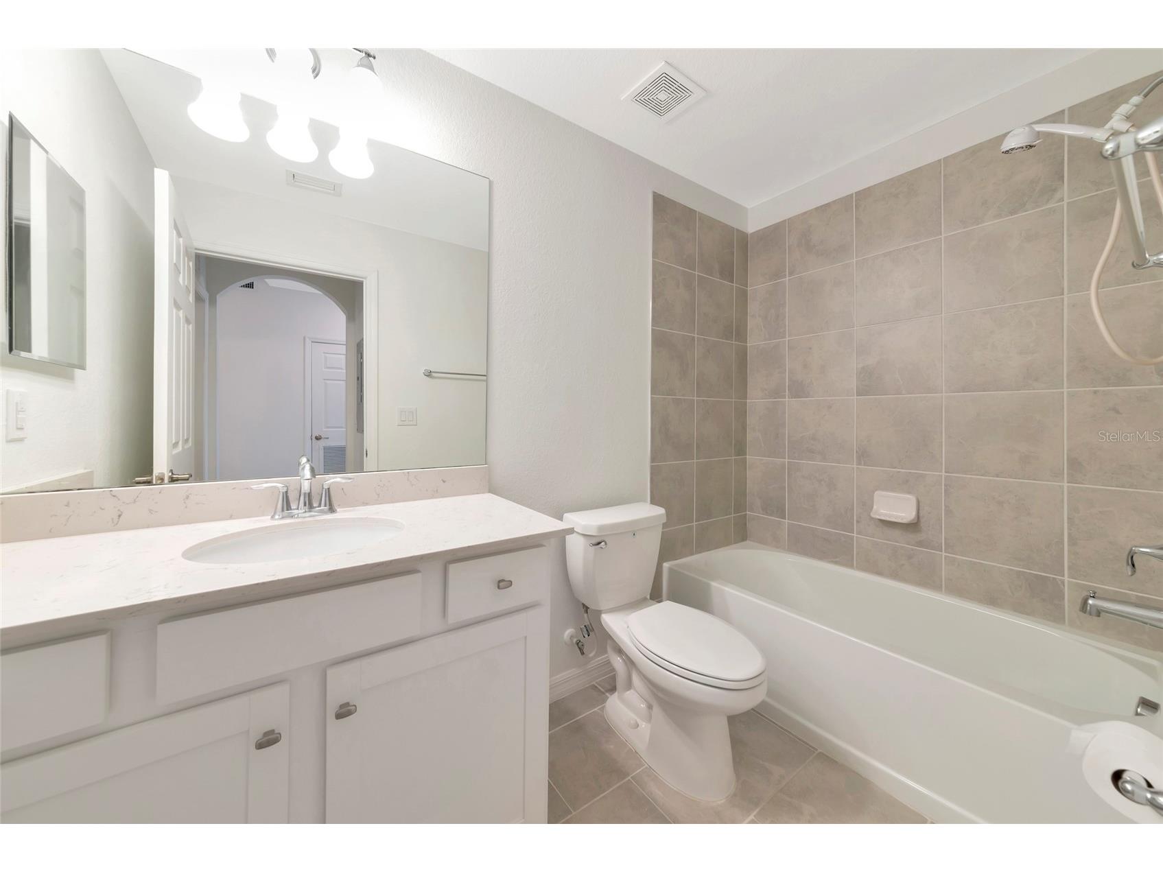 18114 Gawthrop Drive #107 Lakewood Ranch FL 34211 A4692872 image25