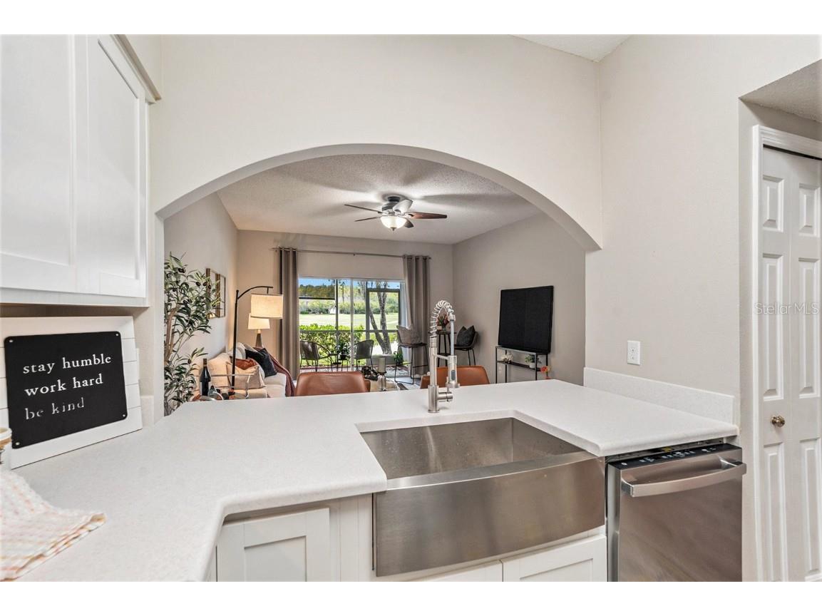 18114 Paradise Point Drive Tampa FL 33647 TB8436563 image16