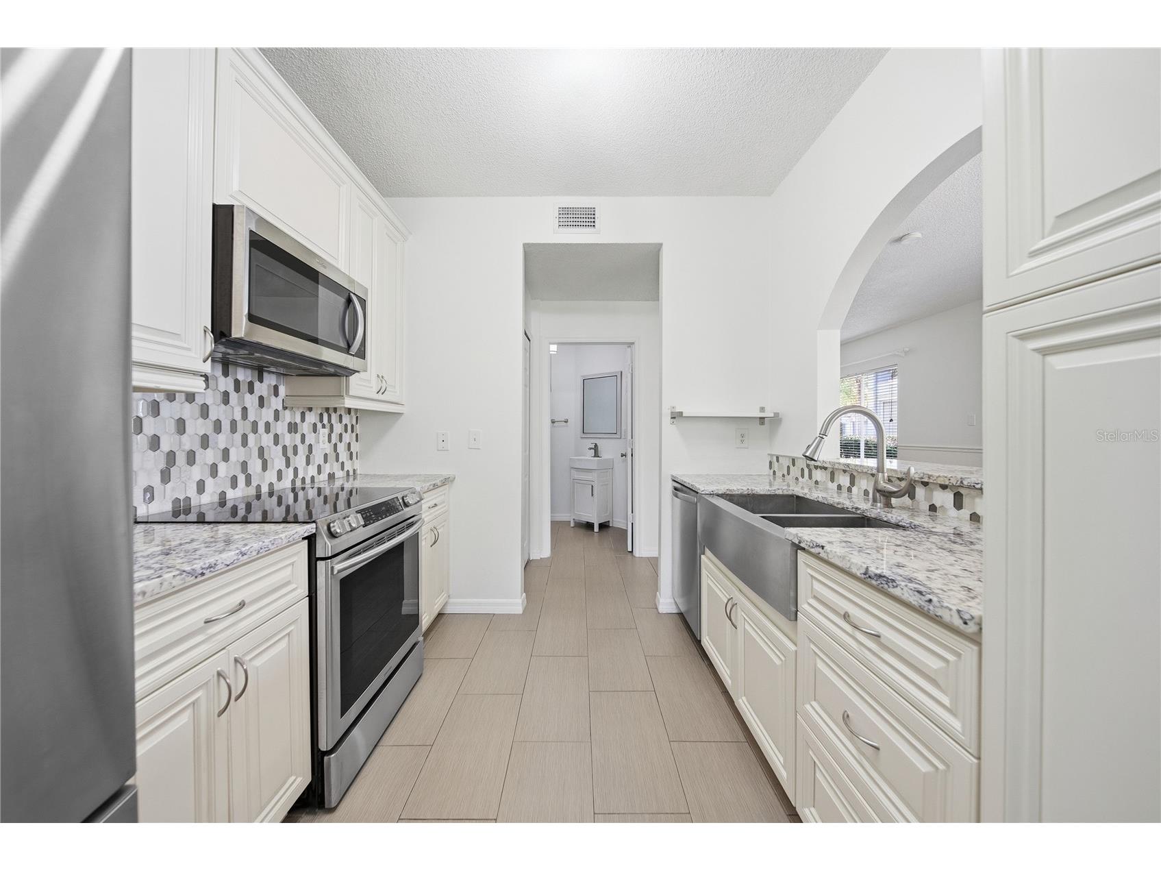 18117 Paradise Point Drive Tampa FL 33647 TB8503202 image7