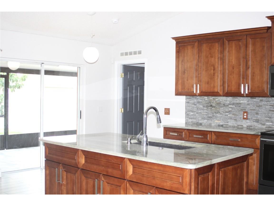 1812 Hudson Court Kissimmee FL 34759 S5135310 image11