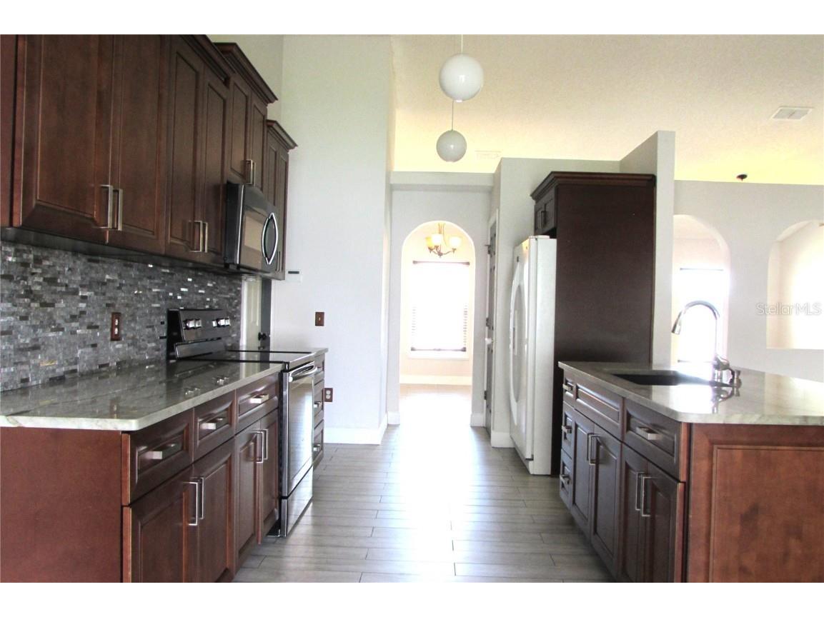 1812 Hudson Court Kissimmee FL 34759 S5135310 image8