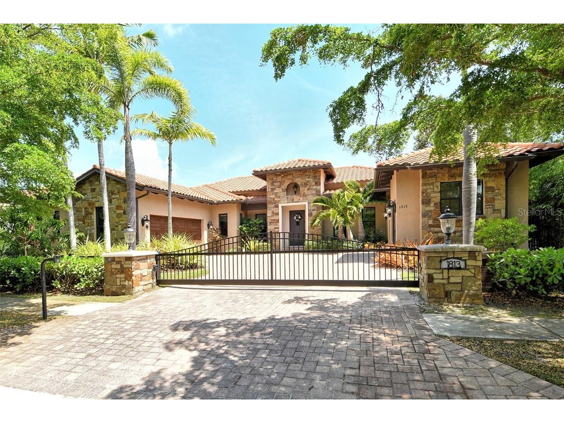 1813 Boyce Street Sarasota FL 34239 A4653808 image1