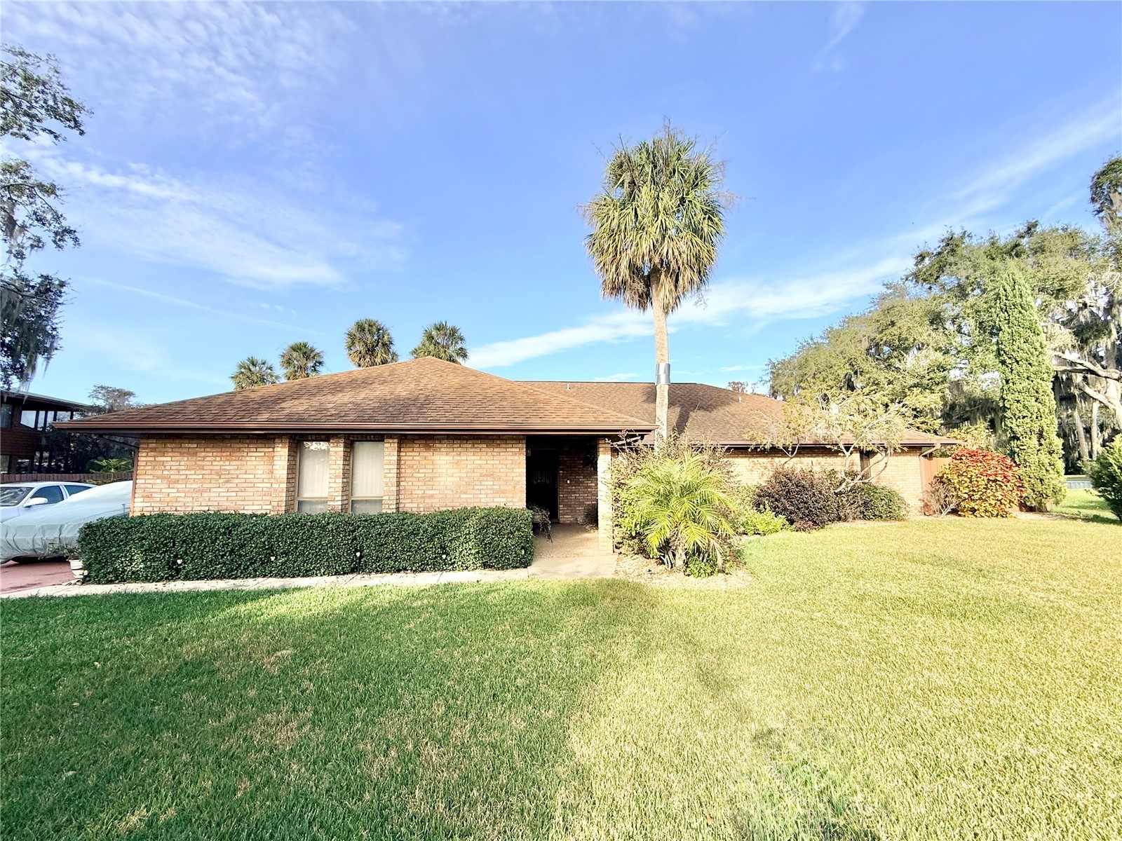 1813 Maine Court Tavares FL 32778 - CANAL TO LAKE EUSTIS G5108746 image1