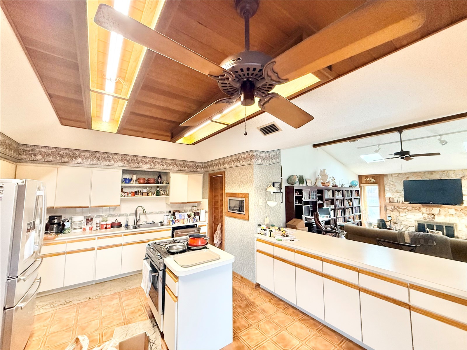 1813 Maine Court Tavares FL 32778 - CANAL TO LAKE EUSTIS G5108746 image14
