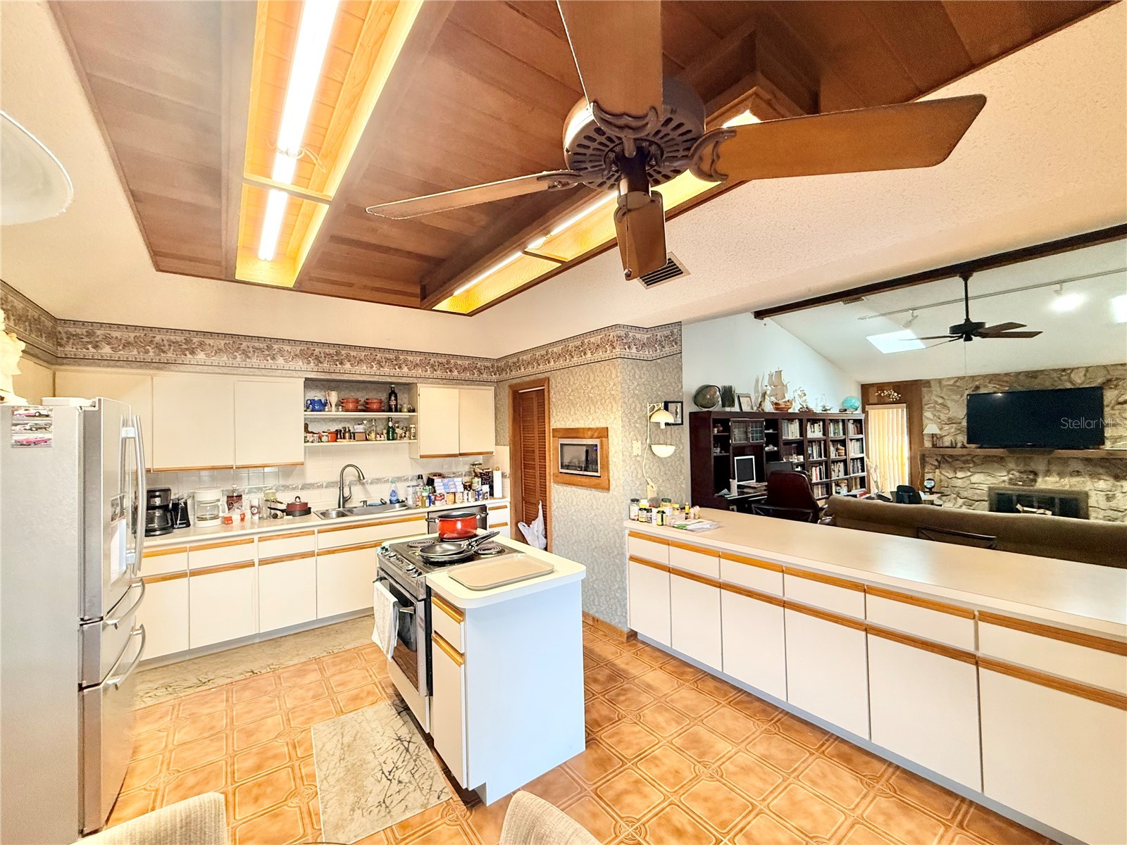 1813 Maine Court Tavares FL 32778 - CANAL TO LAKE EUSTIS G5108746 image32
