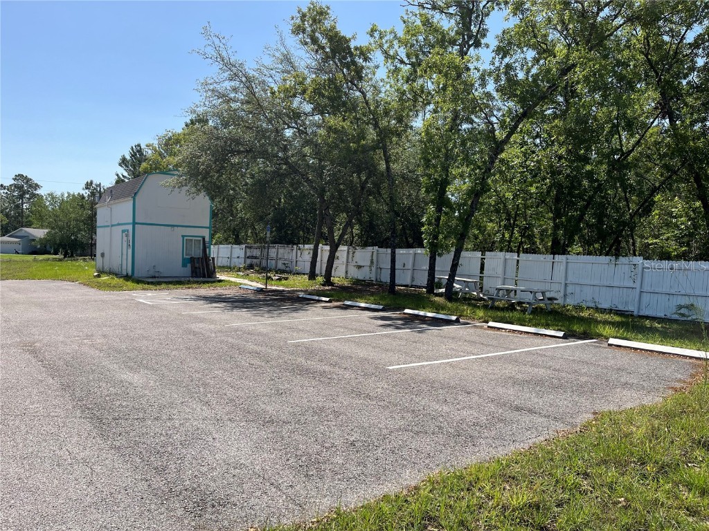 18132 Commercial Way Weeki Wachee FL 34614 W7877158 image1