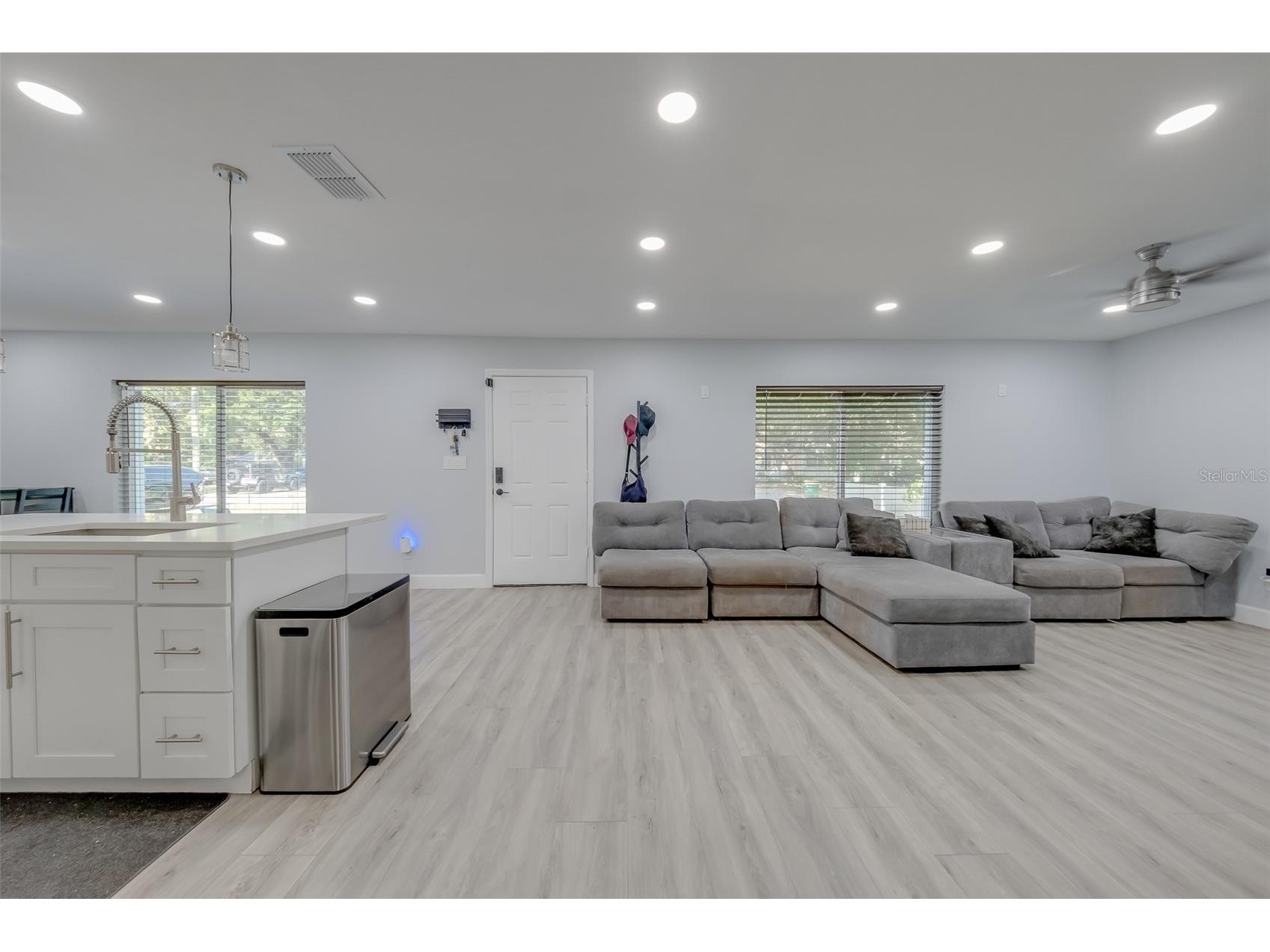 1814 Sylvan Drive Clearwater FL 33755 TB8466672 image11