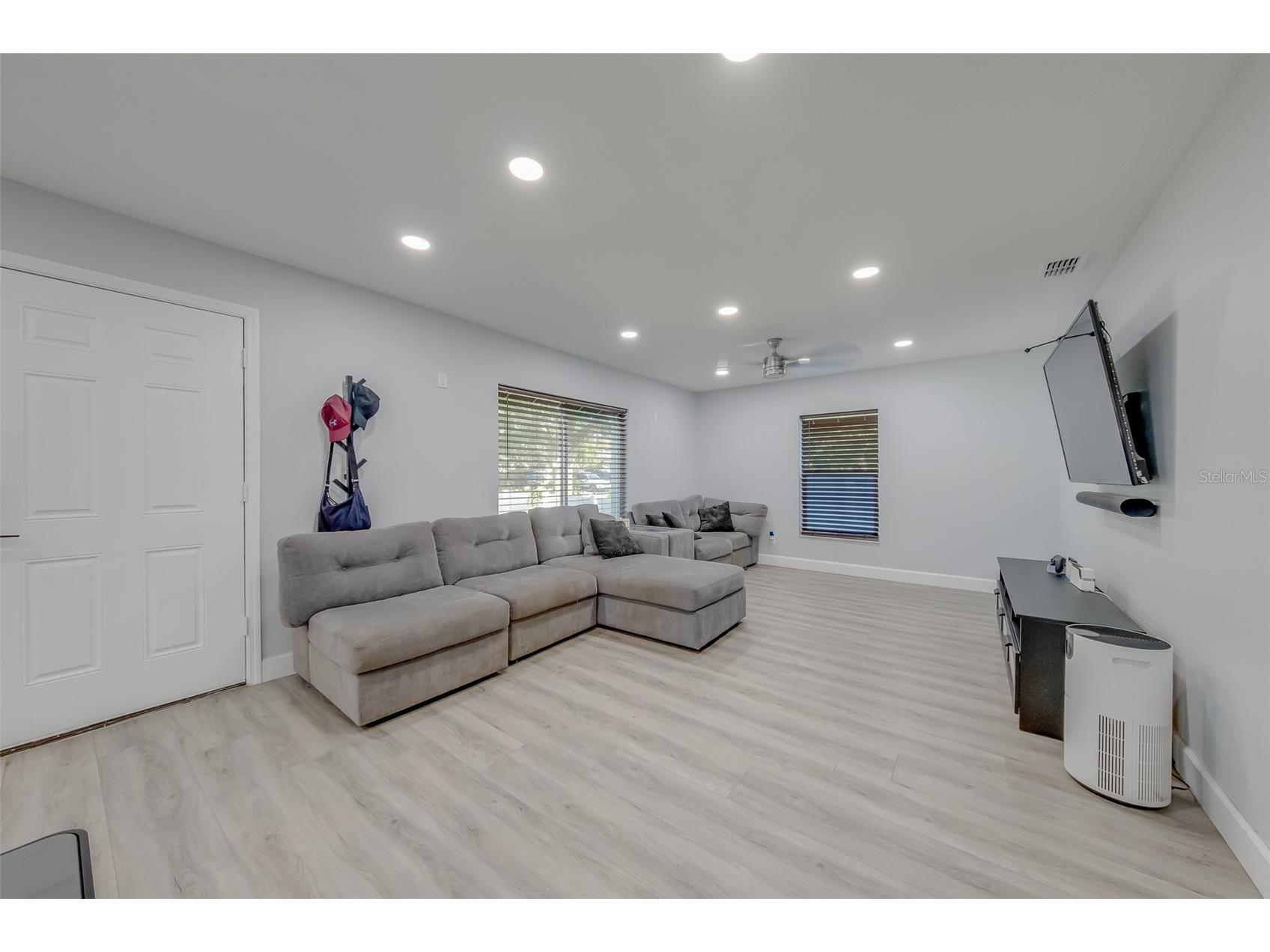 1814 Sylvan Drive Clearwater FL 33755 TB8466672 image12