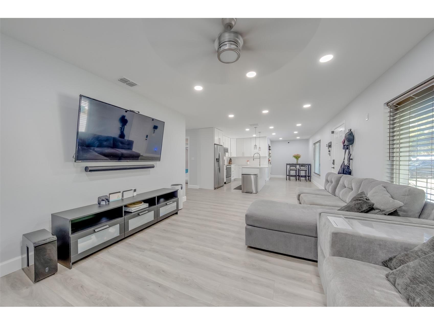 1814 Sylvan Drive Clearwater FL 33755 TB8466672 image13
