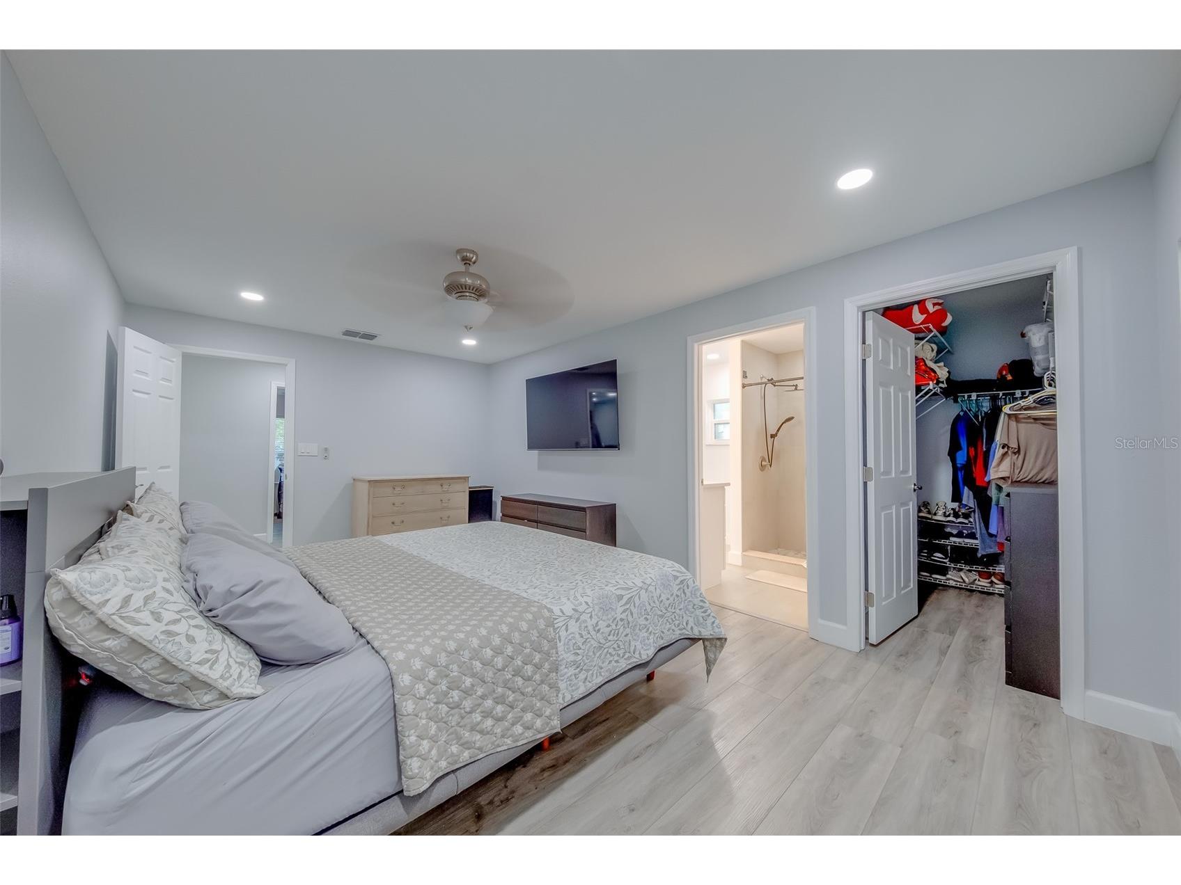 1814 Sylvan Drive Clearwater FL 33755 TB8466672 image16
