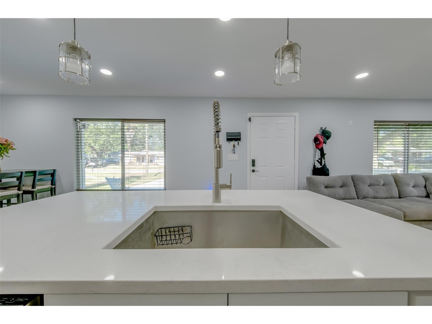 1814 Sylvan Drive Clearwater FL 33755 TB8466672 image4