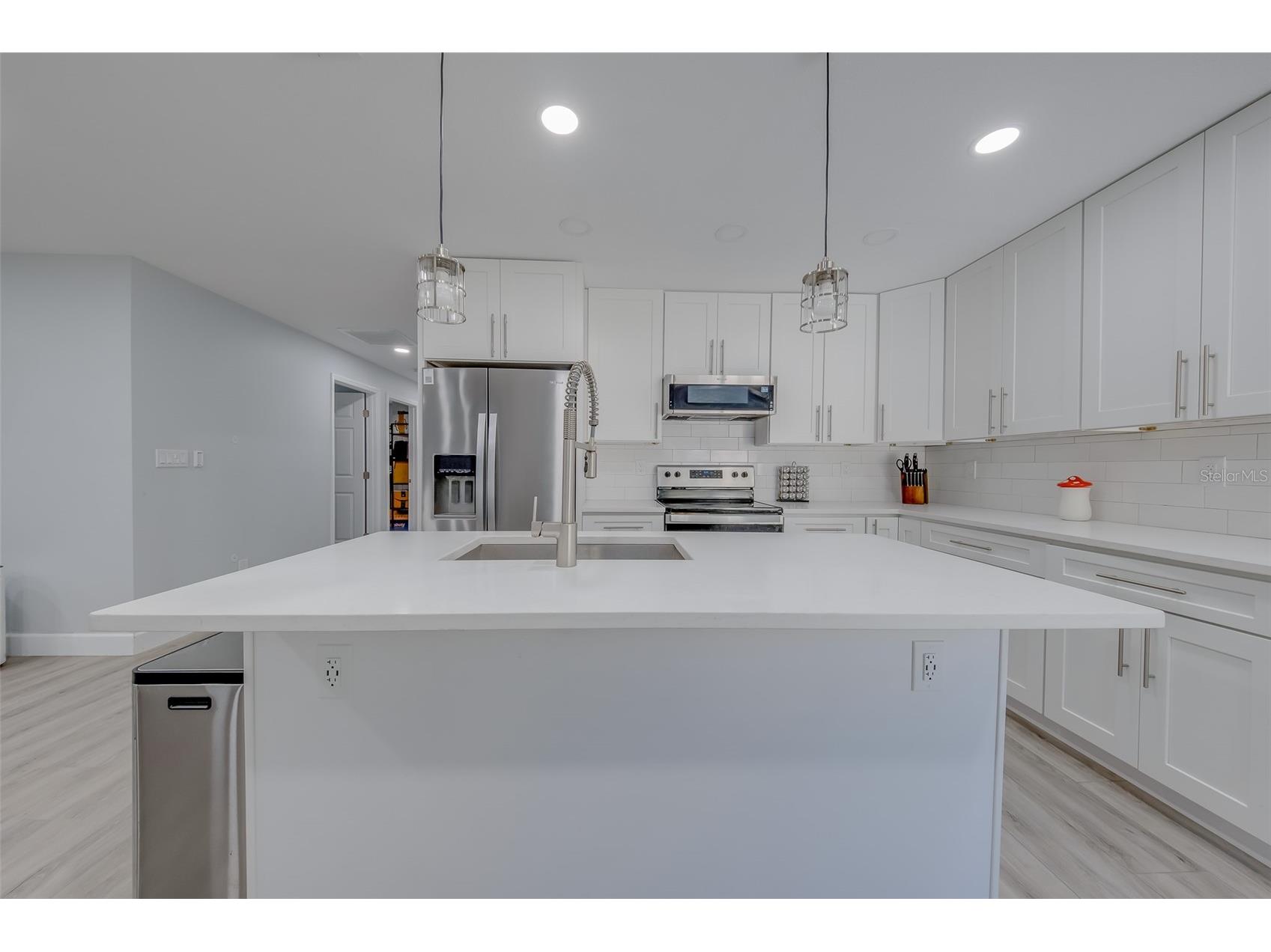 1814 Sylvan Drive Clearwater FL 33755 TB8466672 image5