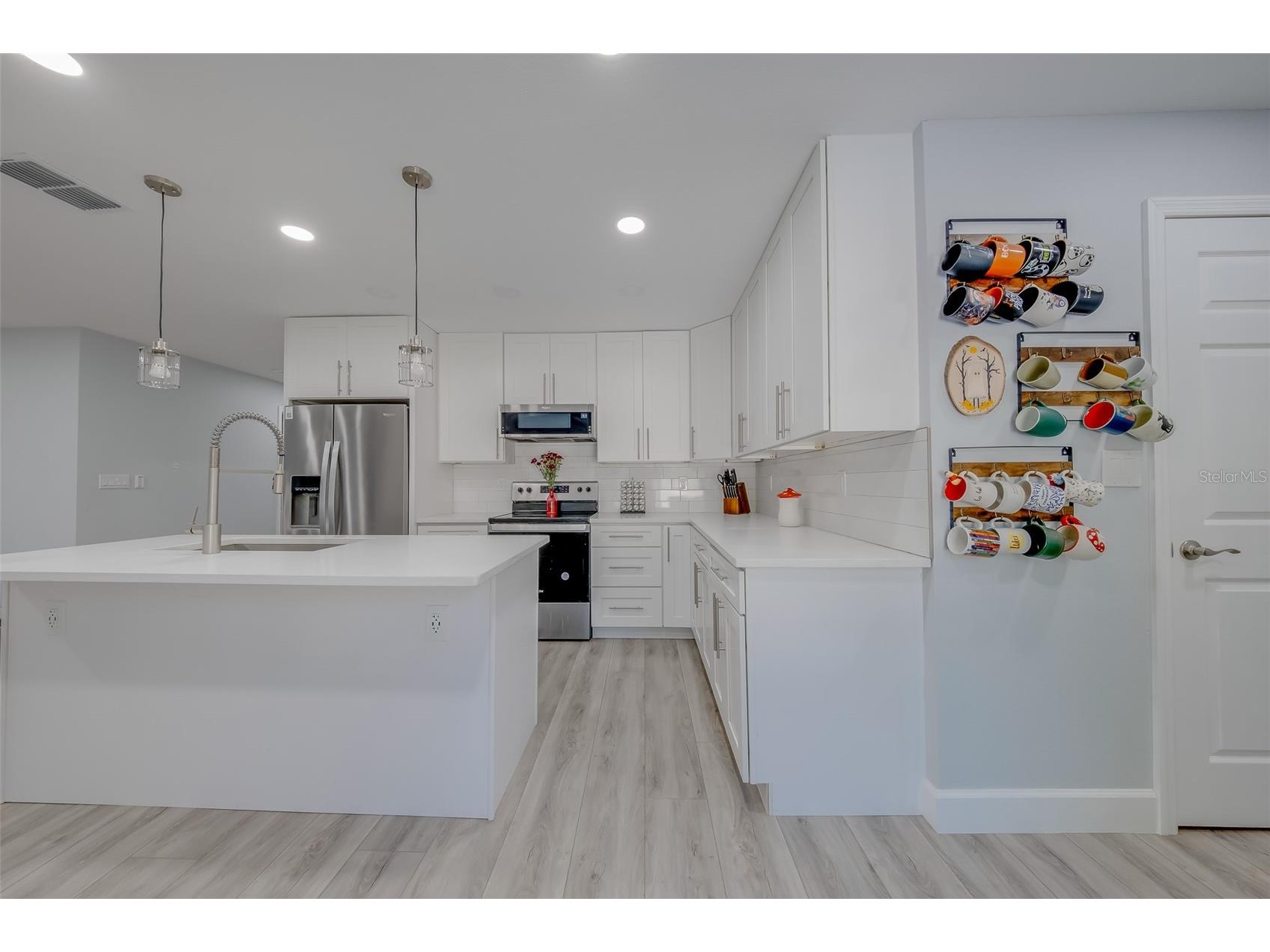 1814 Sylvan Drive Clearwater FL 33755 TB8466672 image8