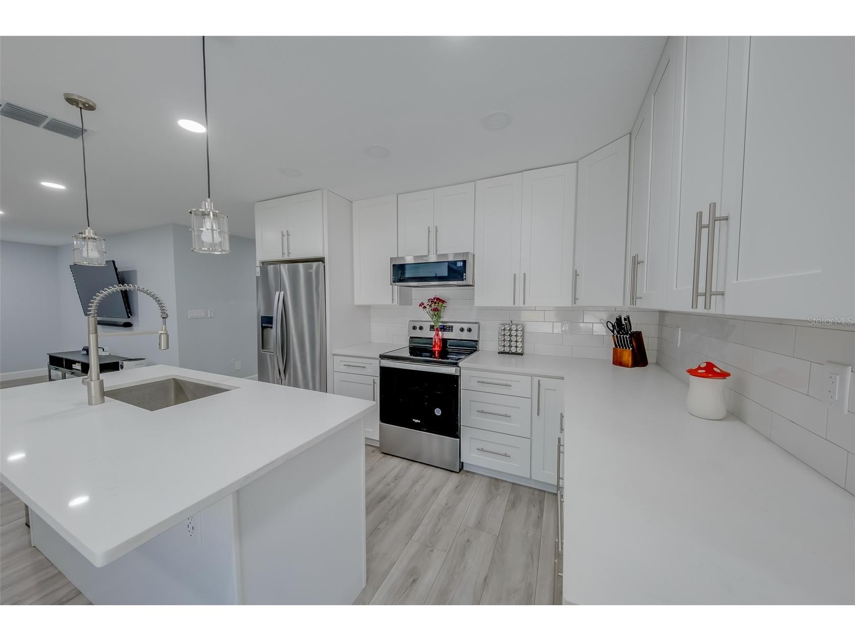 1814 Sylvan Drive Clearwater FL 33755 TB8466672 image9