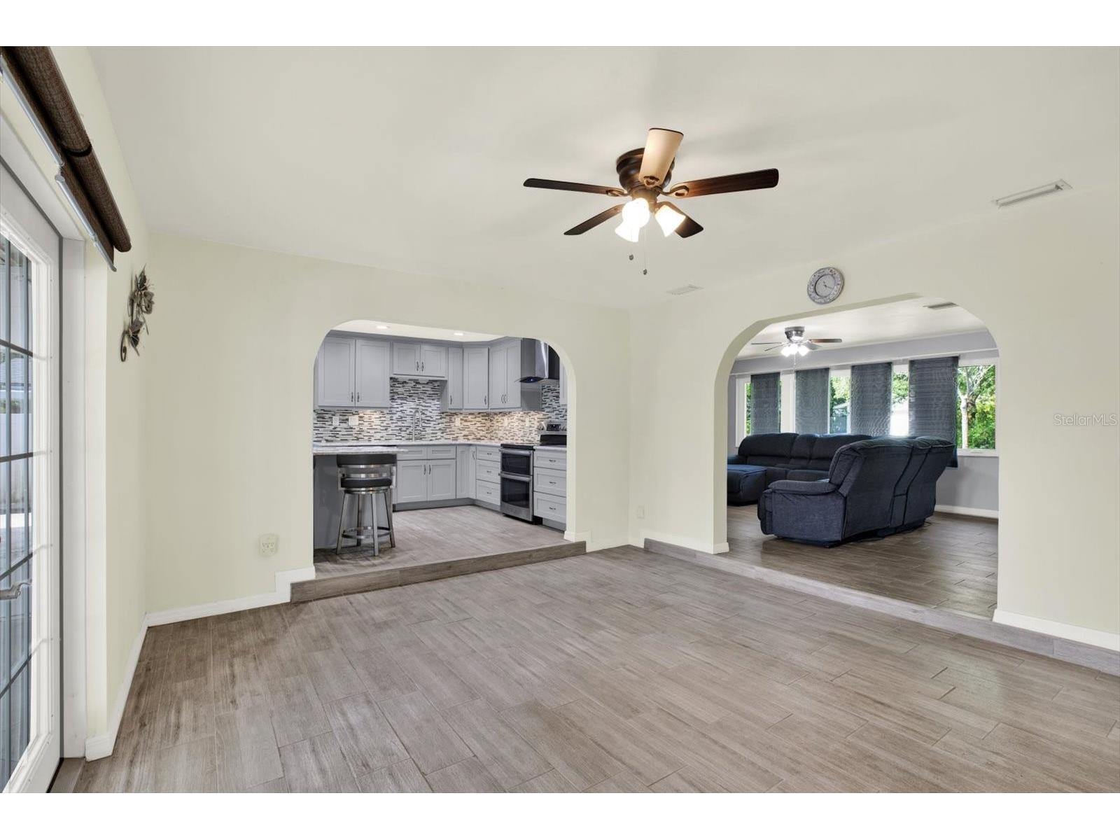 1815 Chateau Drive E Clearwater FL 33756 TB8498397 image6