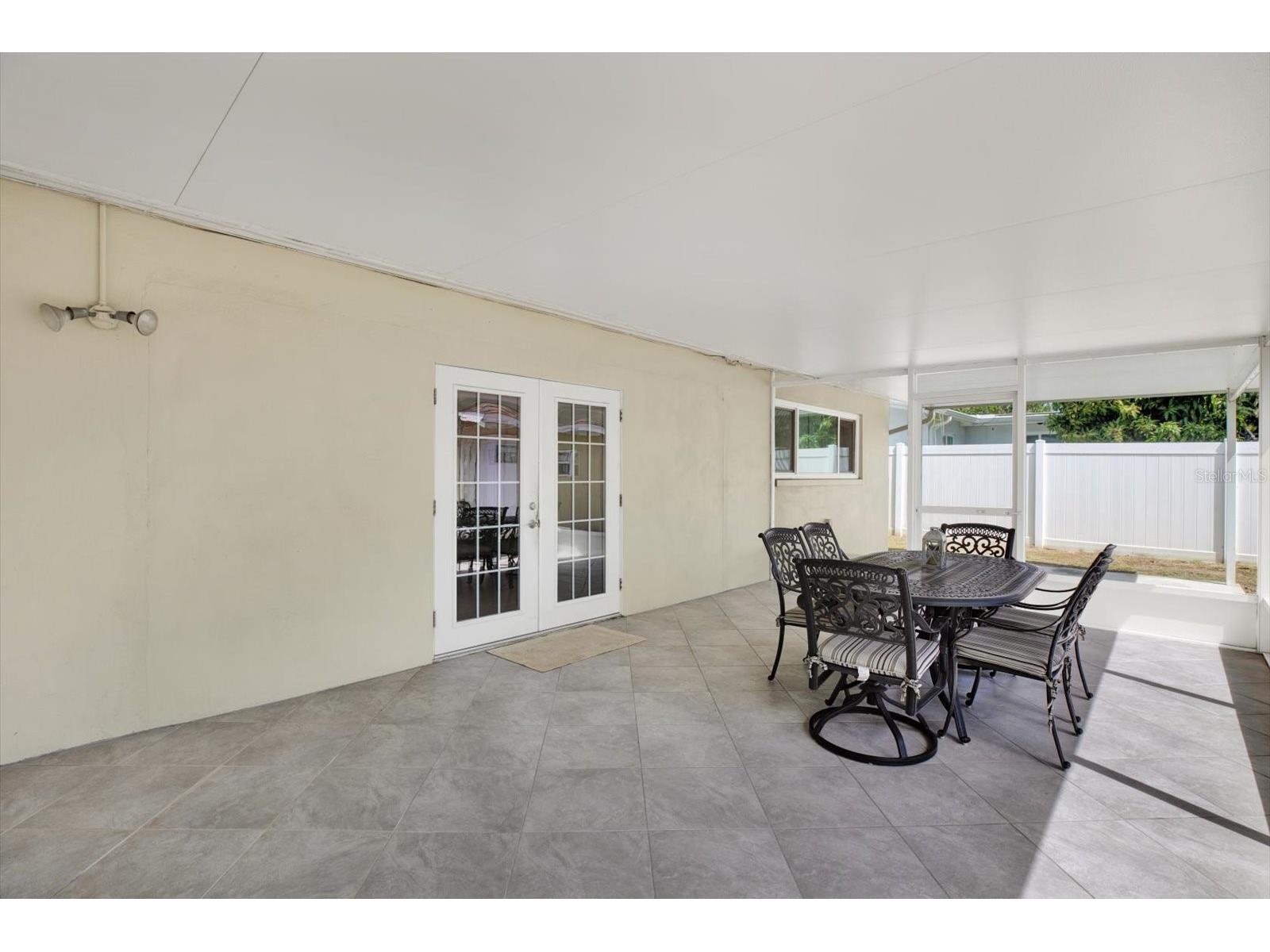 1815 Chateau Drive E Clearwater FL 33756 TB8498397 image7