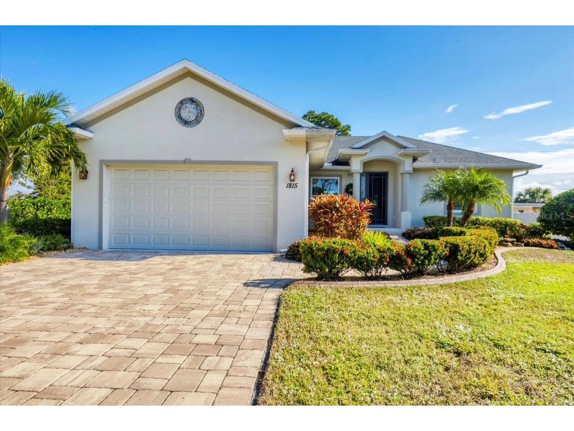 1815 Neptune Drive Englewood FL 34223 N6142668 image1