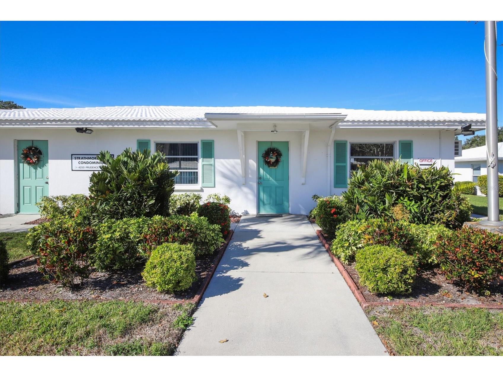 1815 Roxane Way #65 Sarasota FL 34235 A4672162 image24