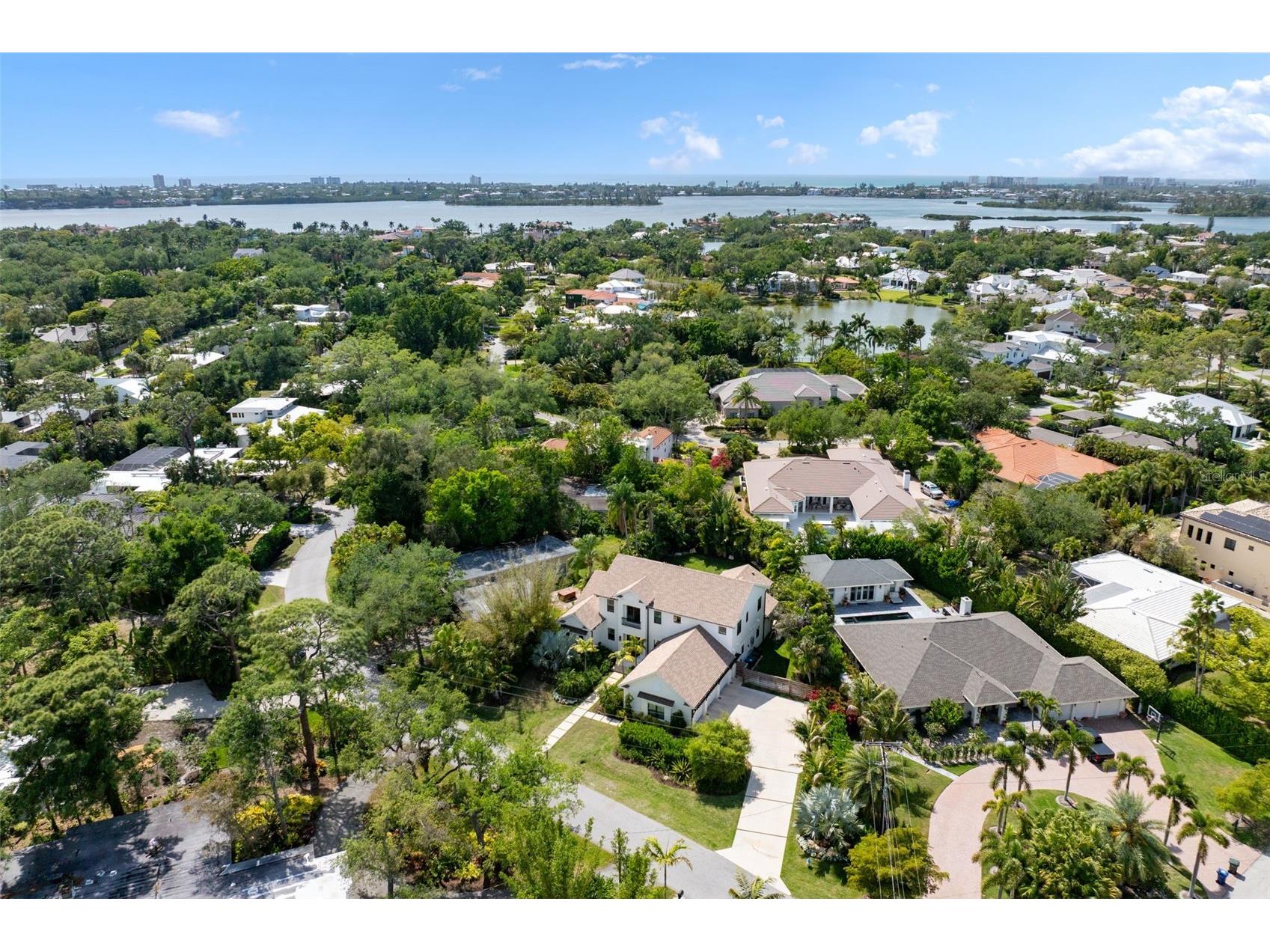 1815 S Lake Shore Drive Sarasota FL 34231 A4690123 image2