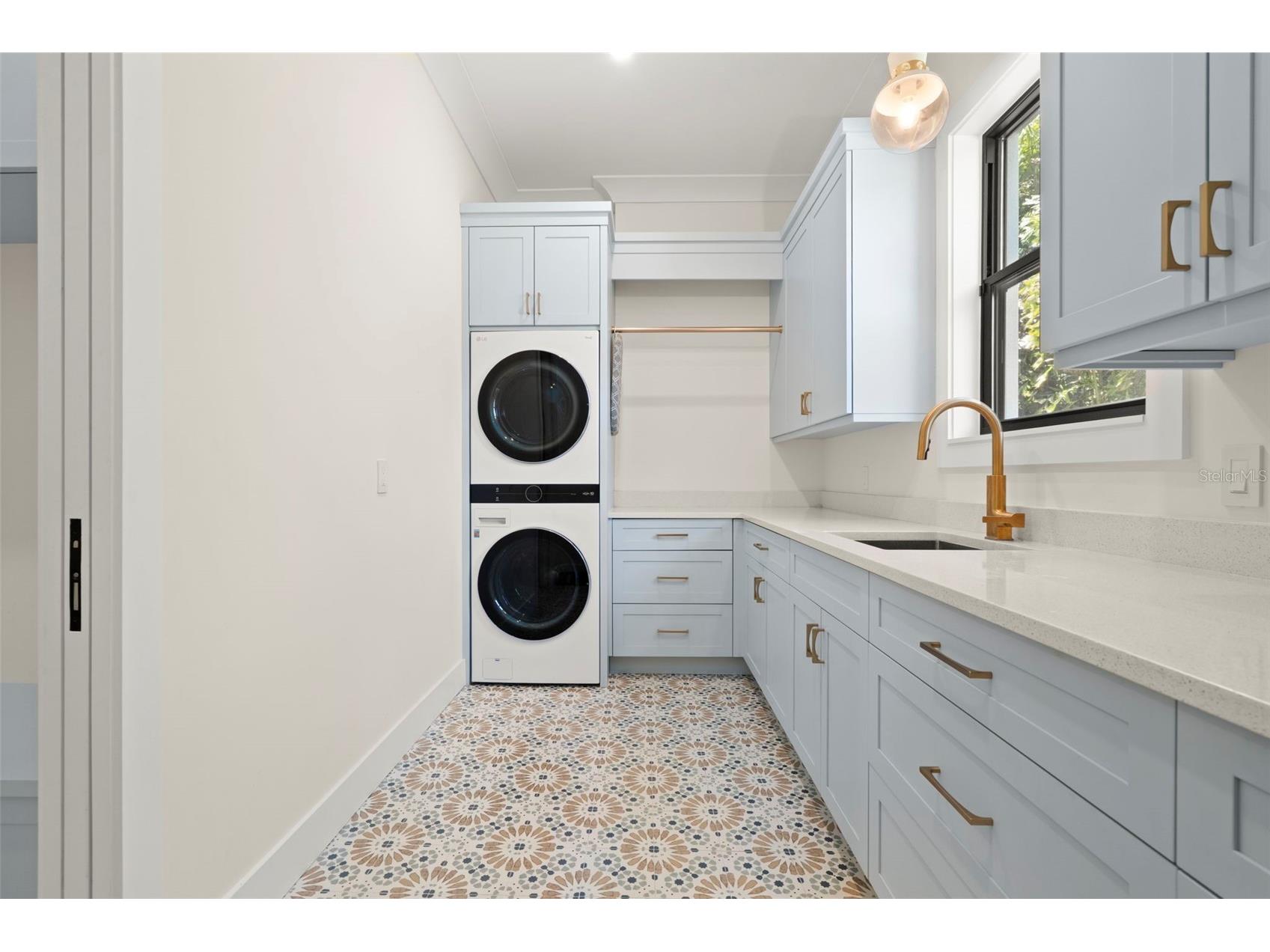 1815 S Lake Shore Drive Sarasota FL 34231 A4690123 image23
