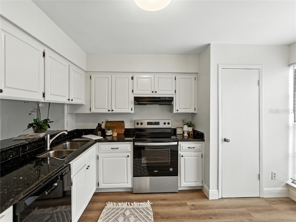 1816 Mill Run Circle Tampa FL 33613 TB8435247 image7