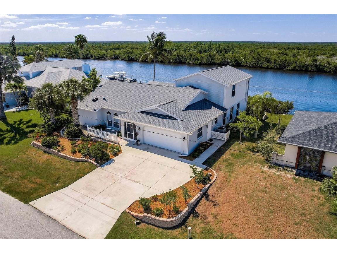 18162 Petoskey Circle Port Charlotte FL 33948 - MANCHESTER WATERWAY C7488773 image1