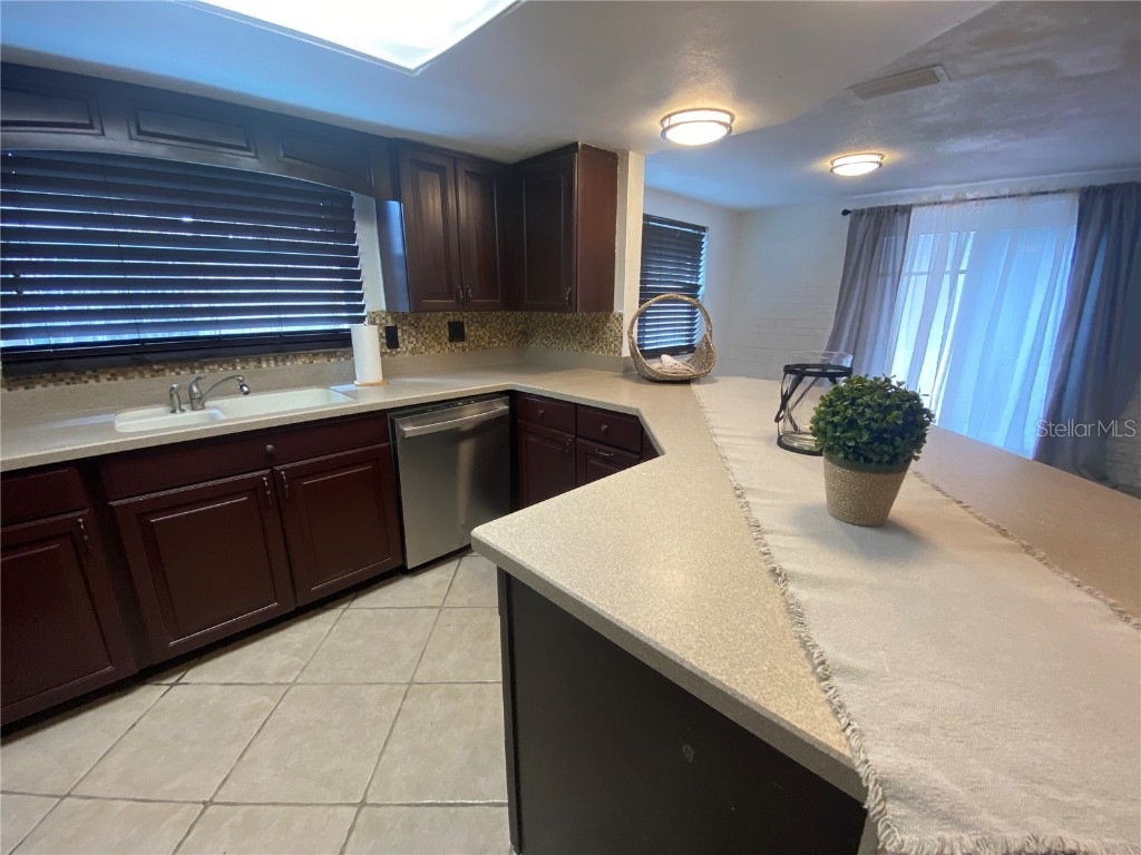 1817 Dartmouth Drive Holiday FL 34691 W7879113 image7