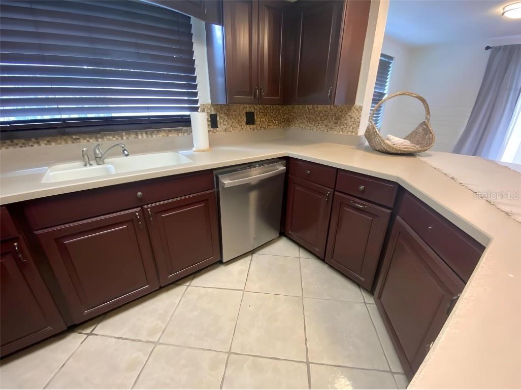 1817 Dartmouth Drive Holiday FL 34691 W7879113 image9