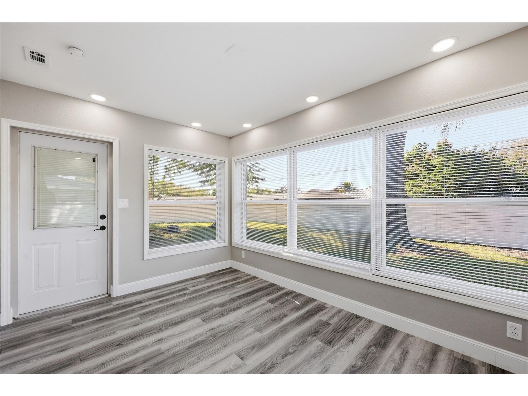 1817 Hunt Lane Clearwater FL 33764 TB8491229 image16