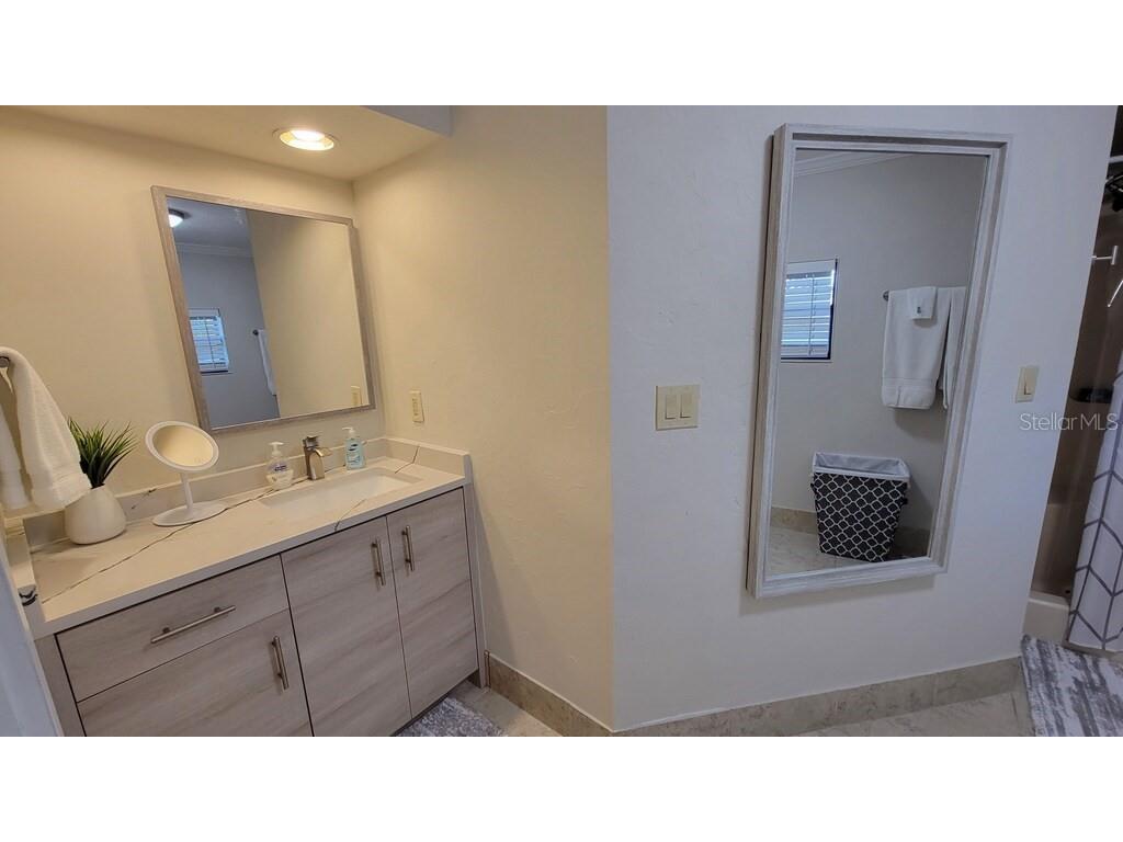 1817 Ivanhoe Street #A&B Sarasota FL 34231 A4583147 image21