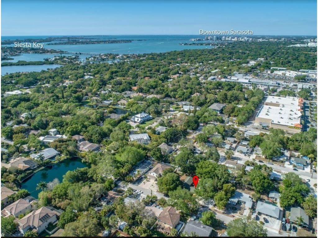 1817 Ivanhoe Street #A&B Sarasota FL 34231 A4583147 image3