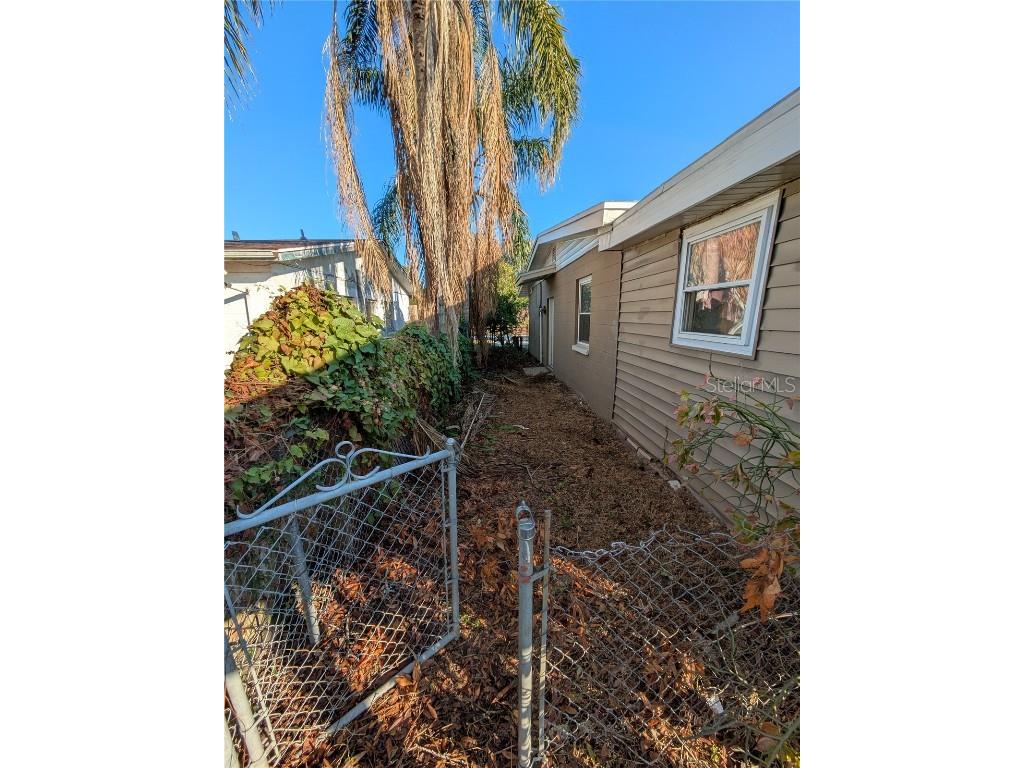 1817 Meridel Avenue Tampa FL 33612 TB8442083 image32