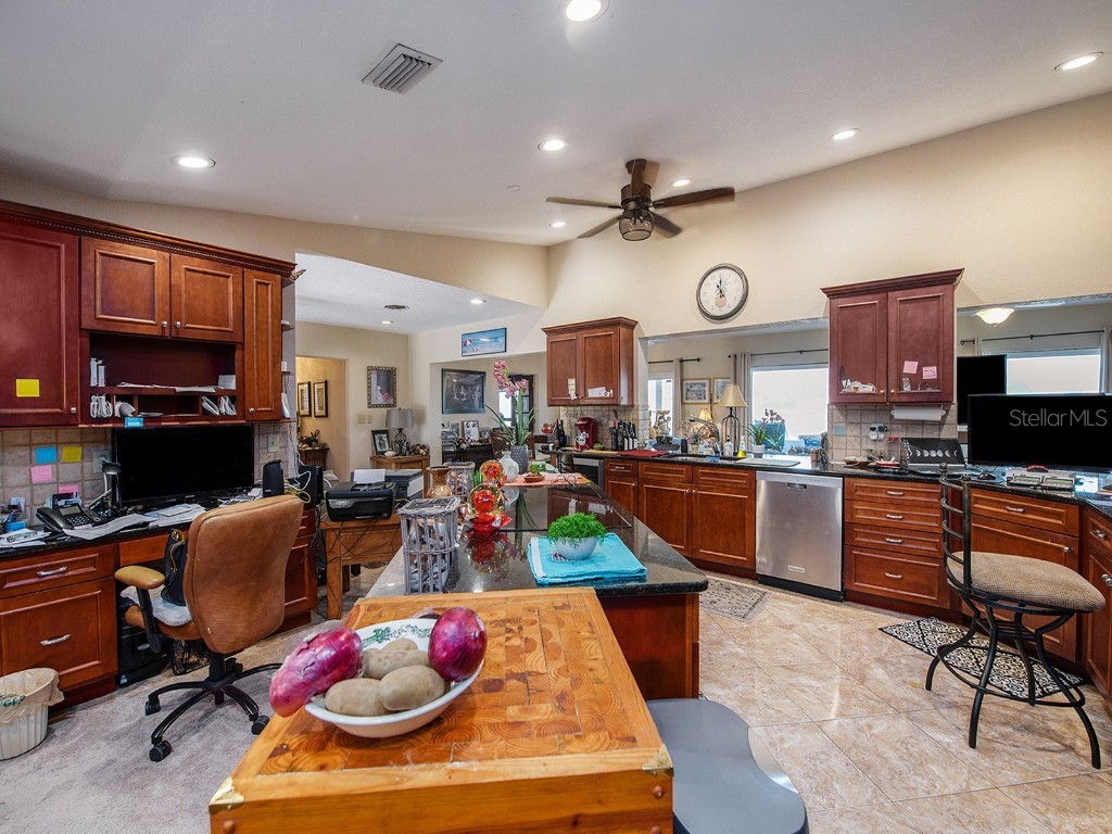 1818 Dolphin Boulevard S Saint Petersburg FL 33707 - BOCA CIEGA BAY TB8344834 image27