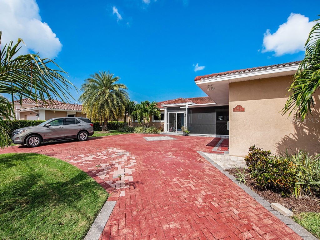 1818 Dolphin Boulevard S Saint Petersburg FL 33707 - BOCA CIEGA BAY TB8344834 image32