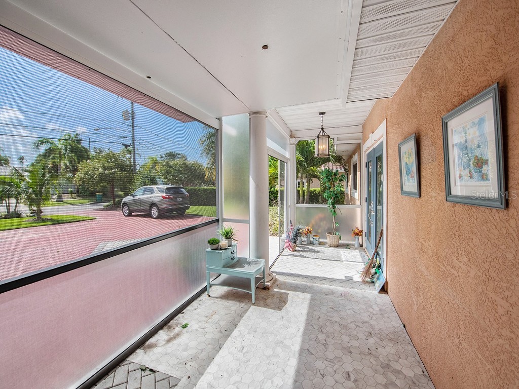 1818 Dolphin Boulevard S Saint Petersburg FL 33707 - BOCA CIEGA BAY TB8344834 image5