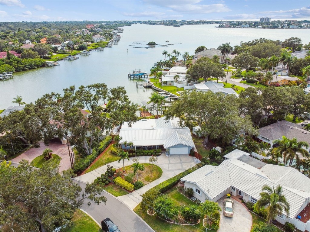 1818 Harbor Circle W Largo FL 33770 - MCKAY CREEK U8215297 image1