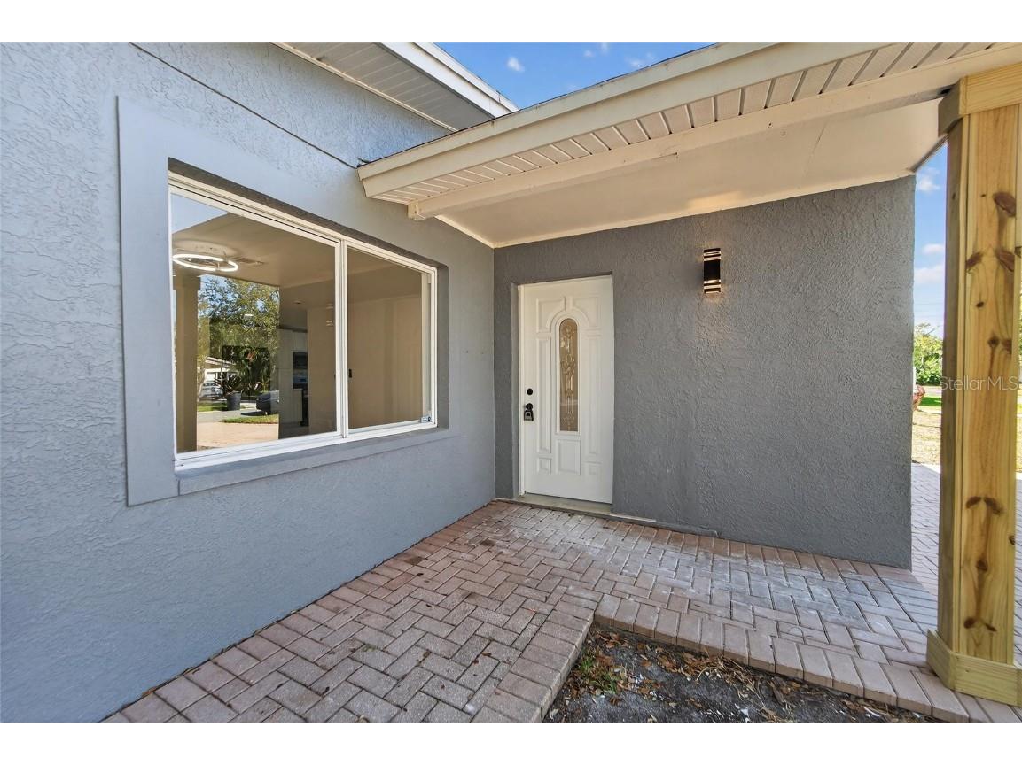 1818 Michigan Avenue NE Saint Petersburg FL 33703 TB8450684 image2