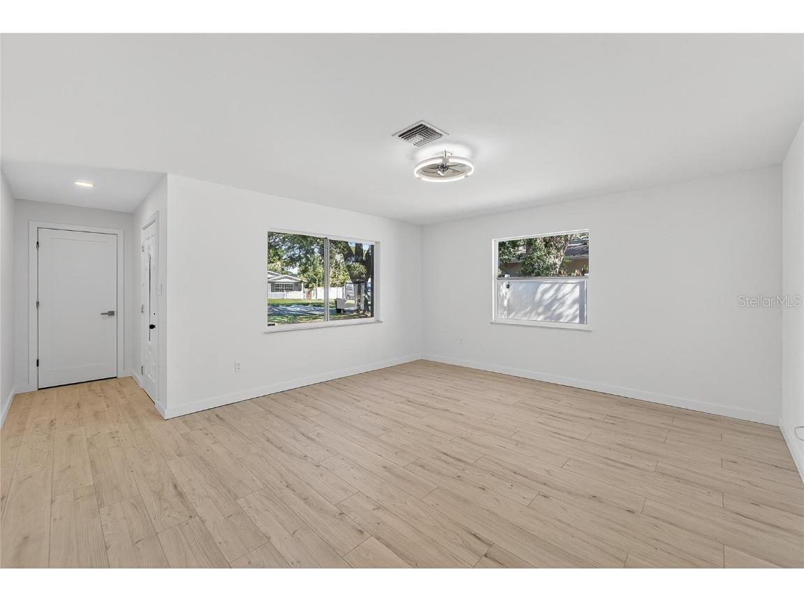 1818 Michigan Avenue NE Saint Petersburg FL 33703 TB8450684 image5