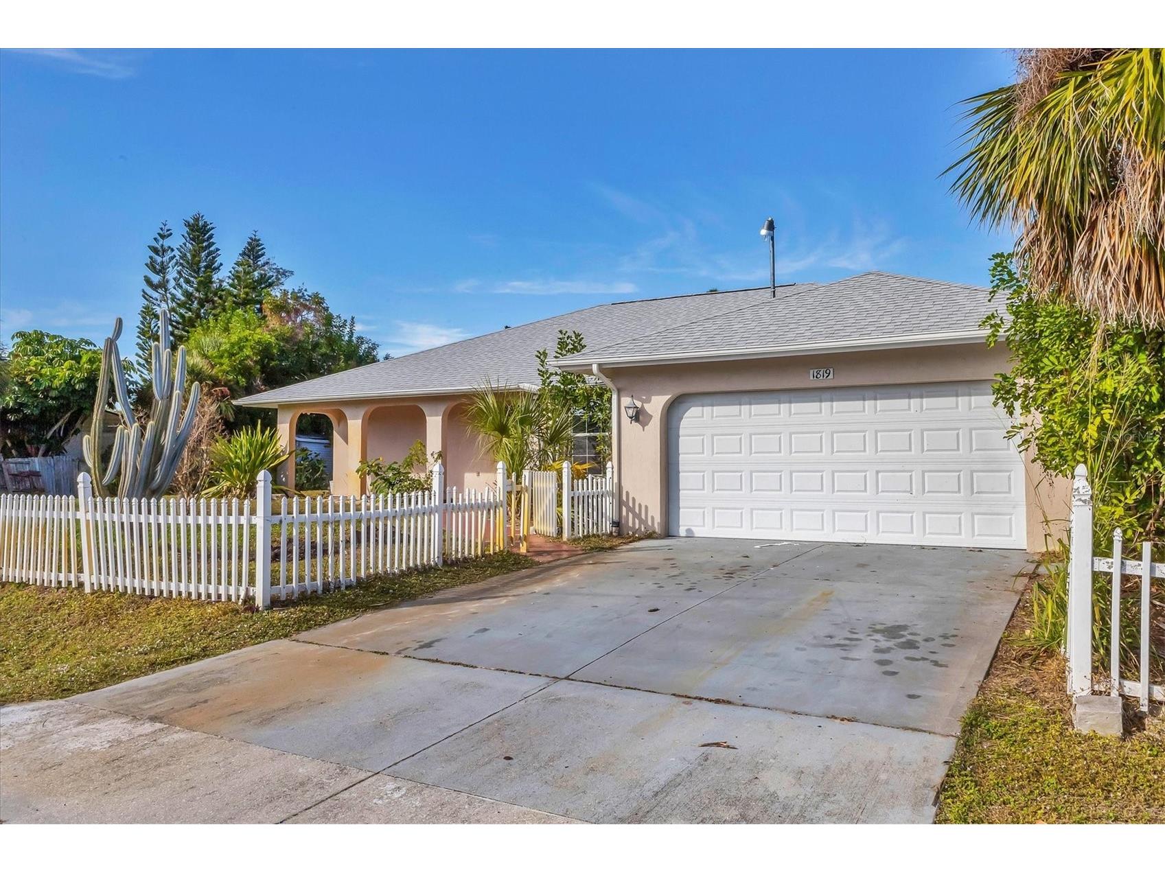 1819 Mova Street Sarasota FL 34231 - INTRACOASTAL & GULF OF AMERICA A4676090 image3