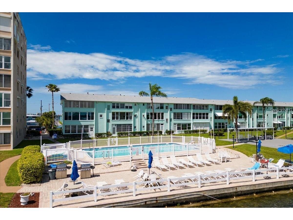 1819 Shore Drive S #110 South Pasadena FL 33707 - BOCA CIEGA BAY TB8522971 image1