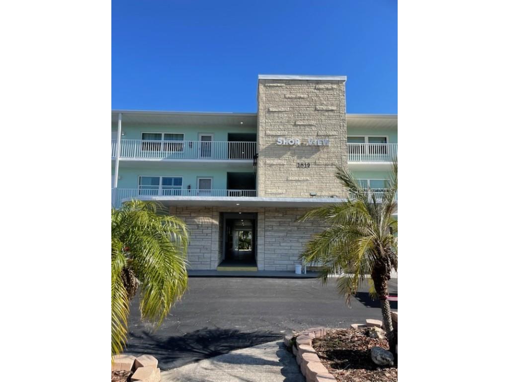 1819 Shore Drive S #203 South Pasadena FL 33707 TB8337888 image1