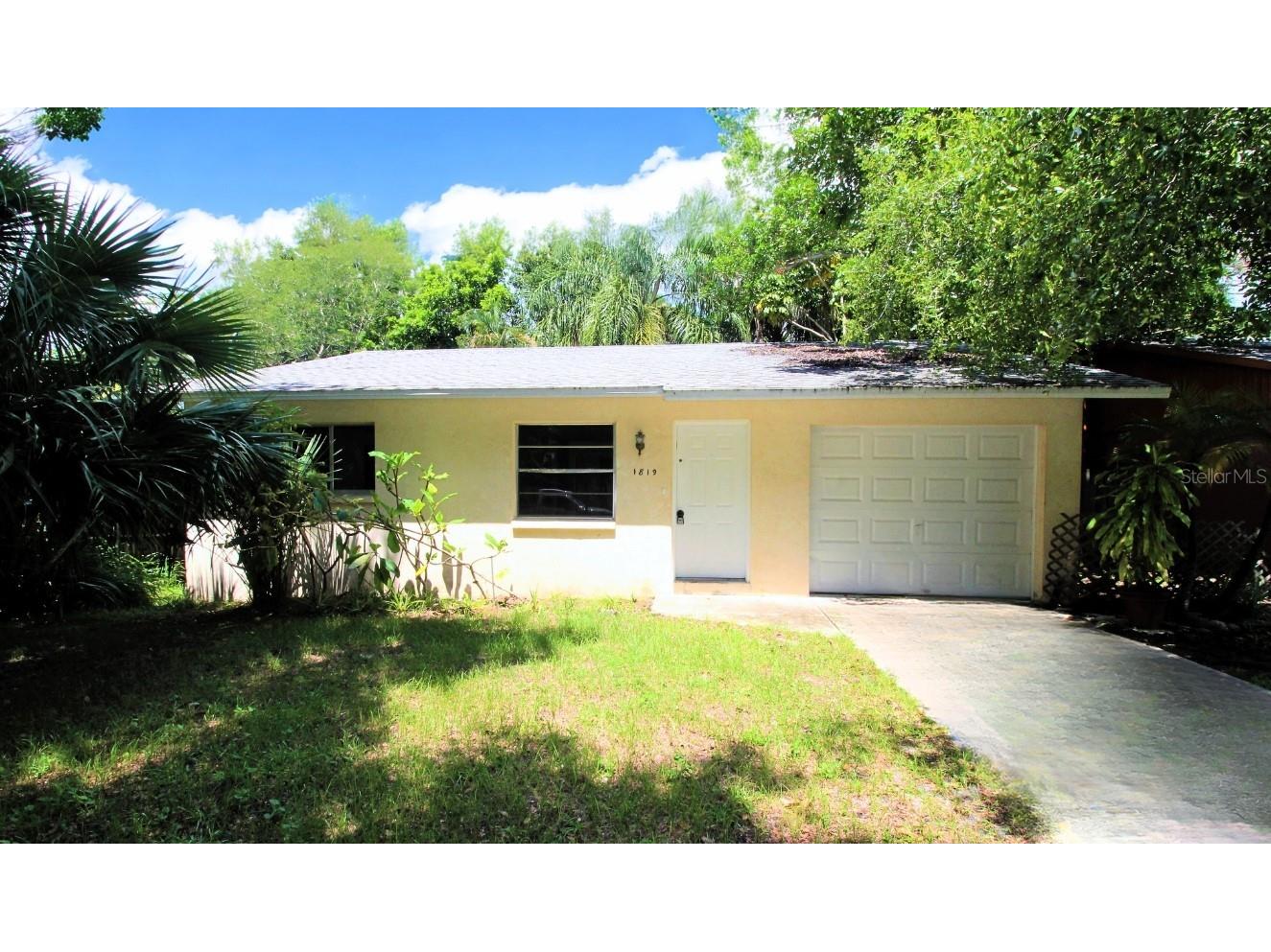 1819 Vamo Drive #1819 Sarasota FL 34231 A4588978 image1