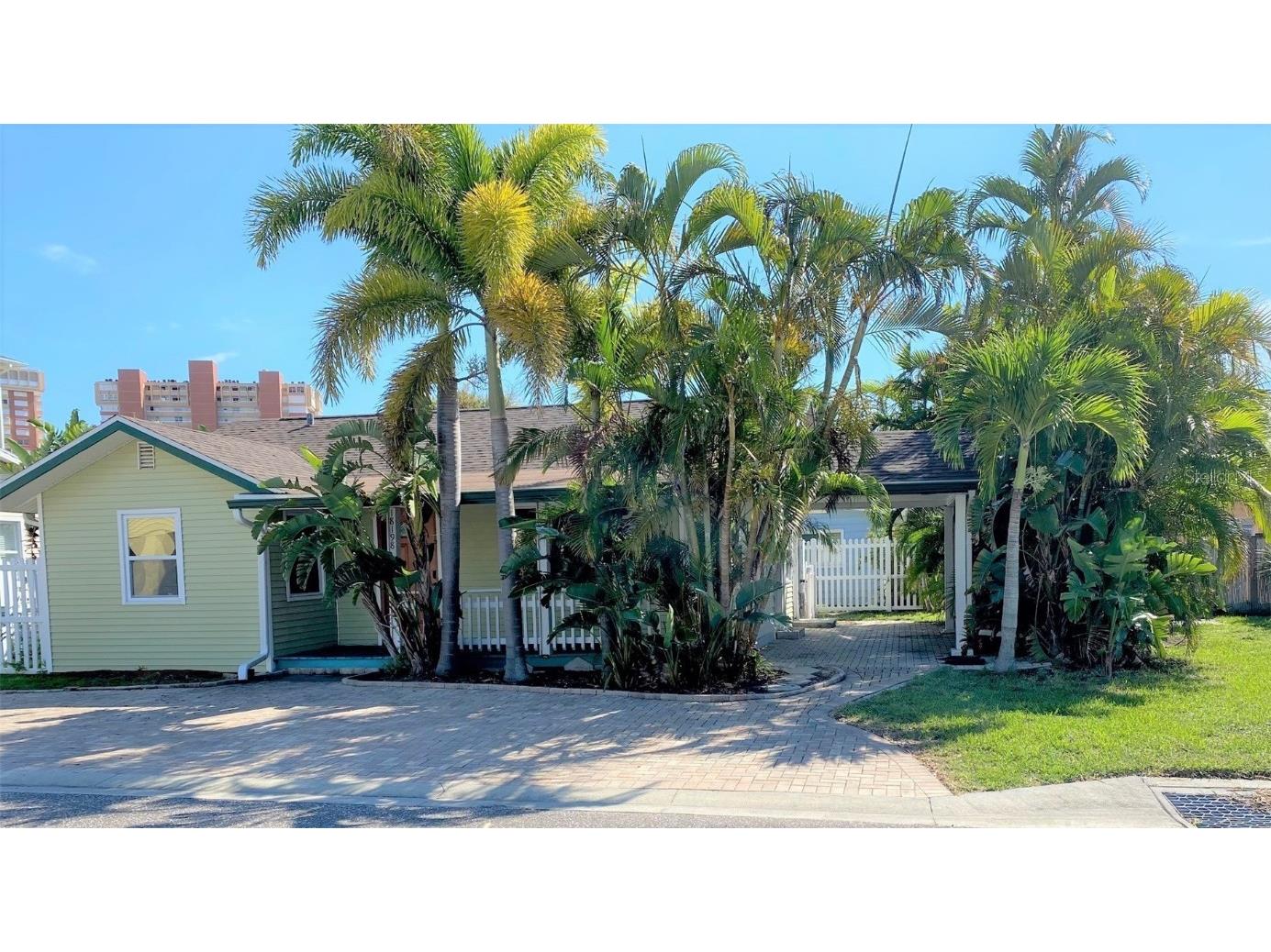 18198 3rd Street E Redington Shores FL 33708 U8209661 image1