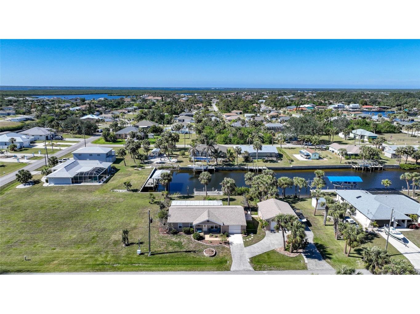 18198 Burkholder Circle Port Charlotte FL 33948 - BRACKEN WATERWAY D6140474 image1