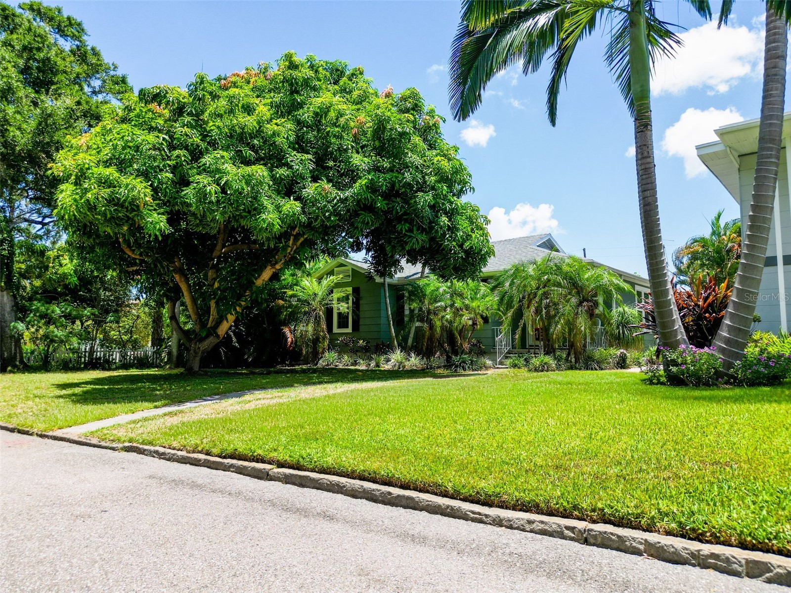 182 29th Avenue N Saint Petersburg FL 33704 TB8522082 image1
