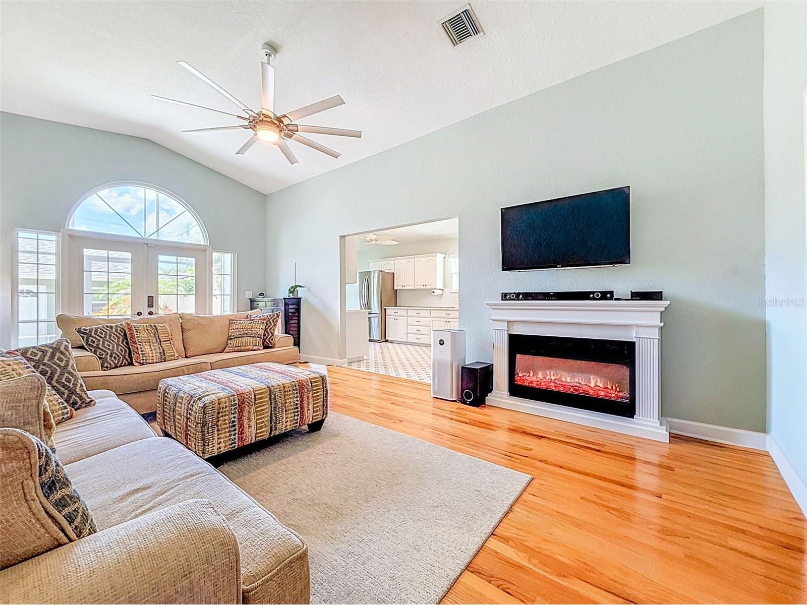 182 29th Avenue N Saint Petersburg FL 33704 TB8522082 image21