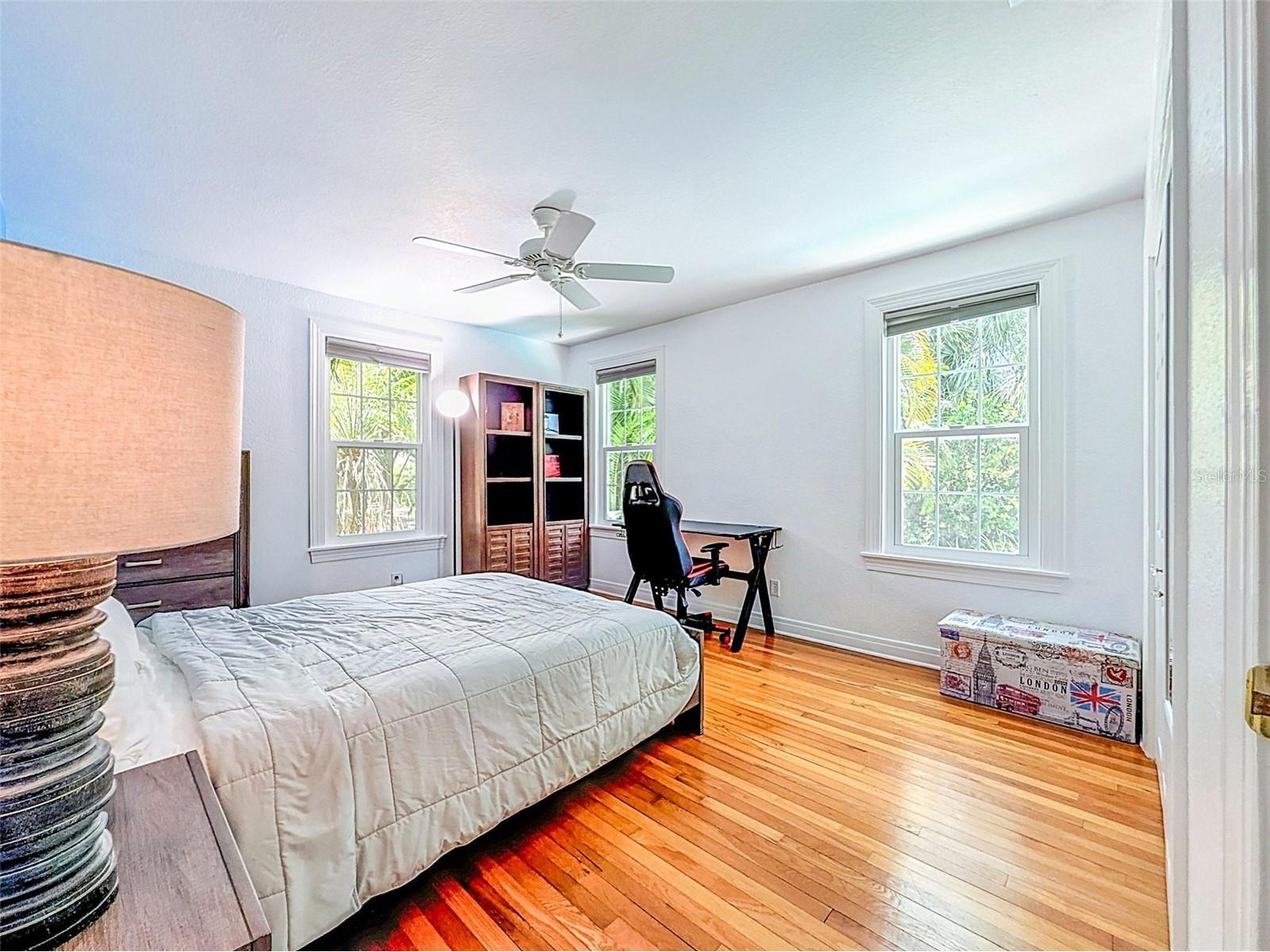 182 29th Avenue N Saint Petersburg FL 33704 TB8522082 image30